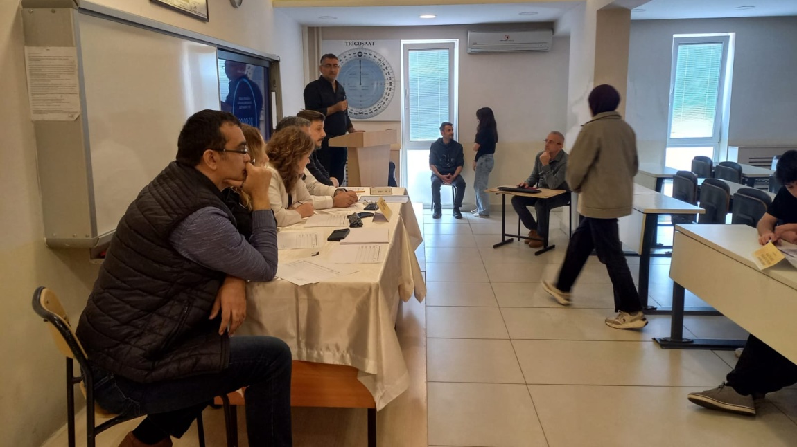 OKULUMUZDA 9.SIFLAR ARASI BİLGİ YARIŞMASININ 1.TURU DÜZENLENDİ